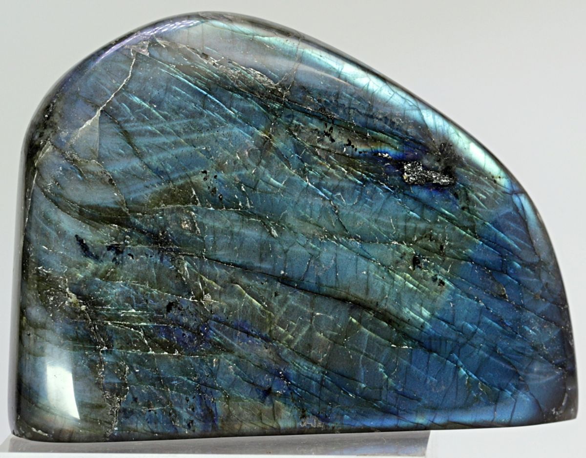 Labradoritt/spektrolitt, helslipt (labradorite, spectrolite)