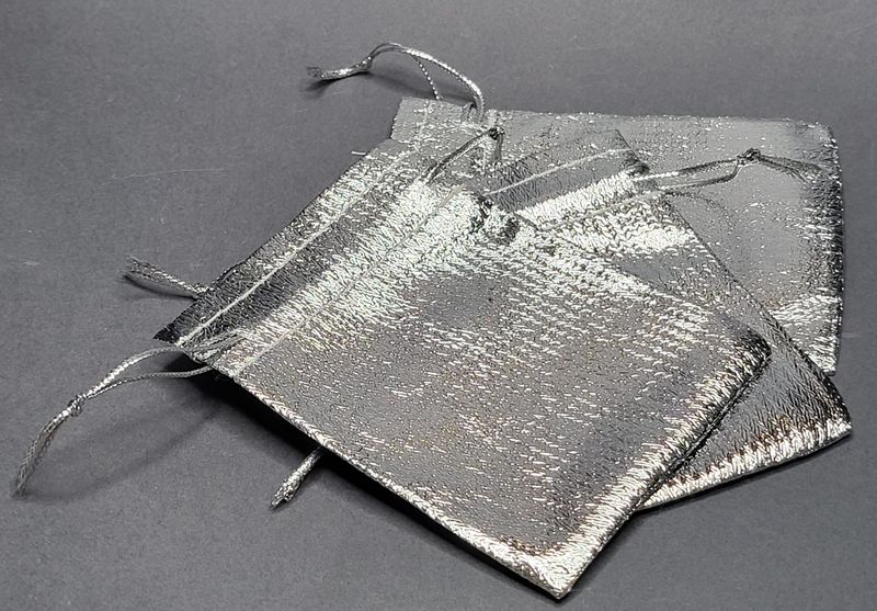 Gavepose, sølvfarget, (7 x 9 cm)