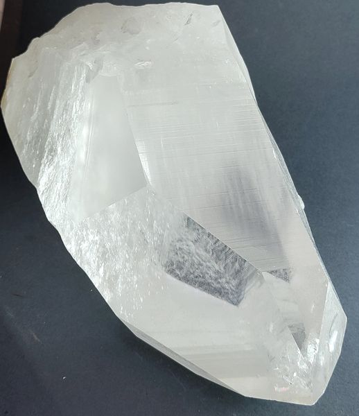 Hovedbilde Diger kvartskrystall (bergkrystall), Brasil, 3,7 kg