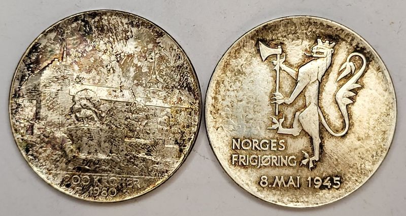 SPOT +0%, 57 g sølv, Norge 200 kr x 2, 100 kr 1982 x 1