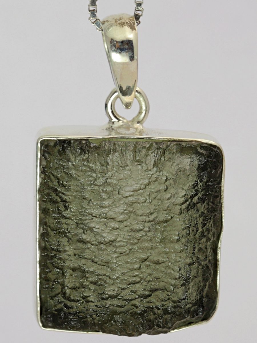 Moldavitt fra Chlum, Tsjekkia, sølvanheng, 4,78 gram