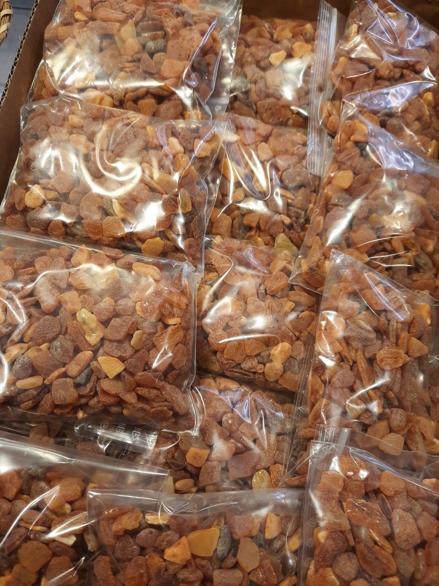 100 gram upolert baltisk rav (amber)