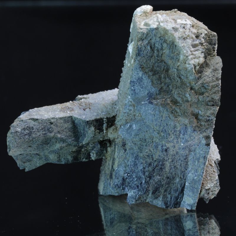 Hydroksylapatitt med hornblende, Oksøyekollen, Snarum