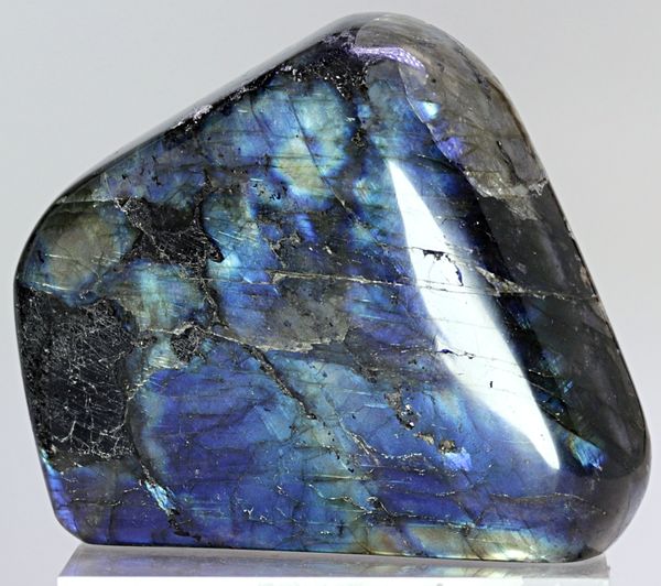 Hovedbilde Labradoritt/spektrolitt, helslipt (labradorite, spectrolite)