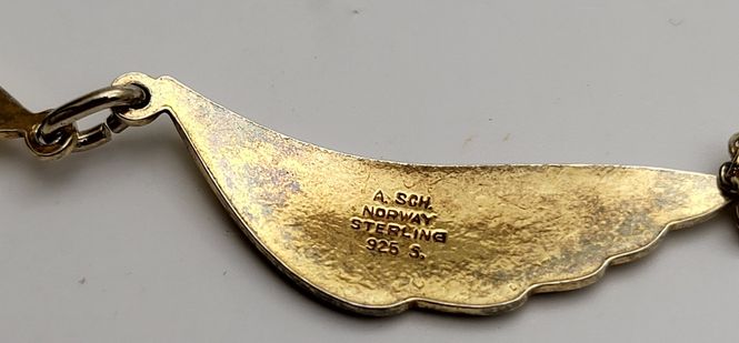 Hovedbilde Albert Scharning, emalje, gylt sølv