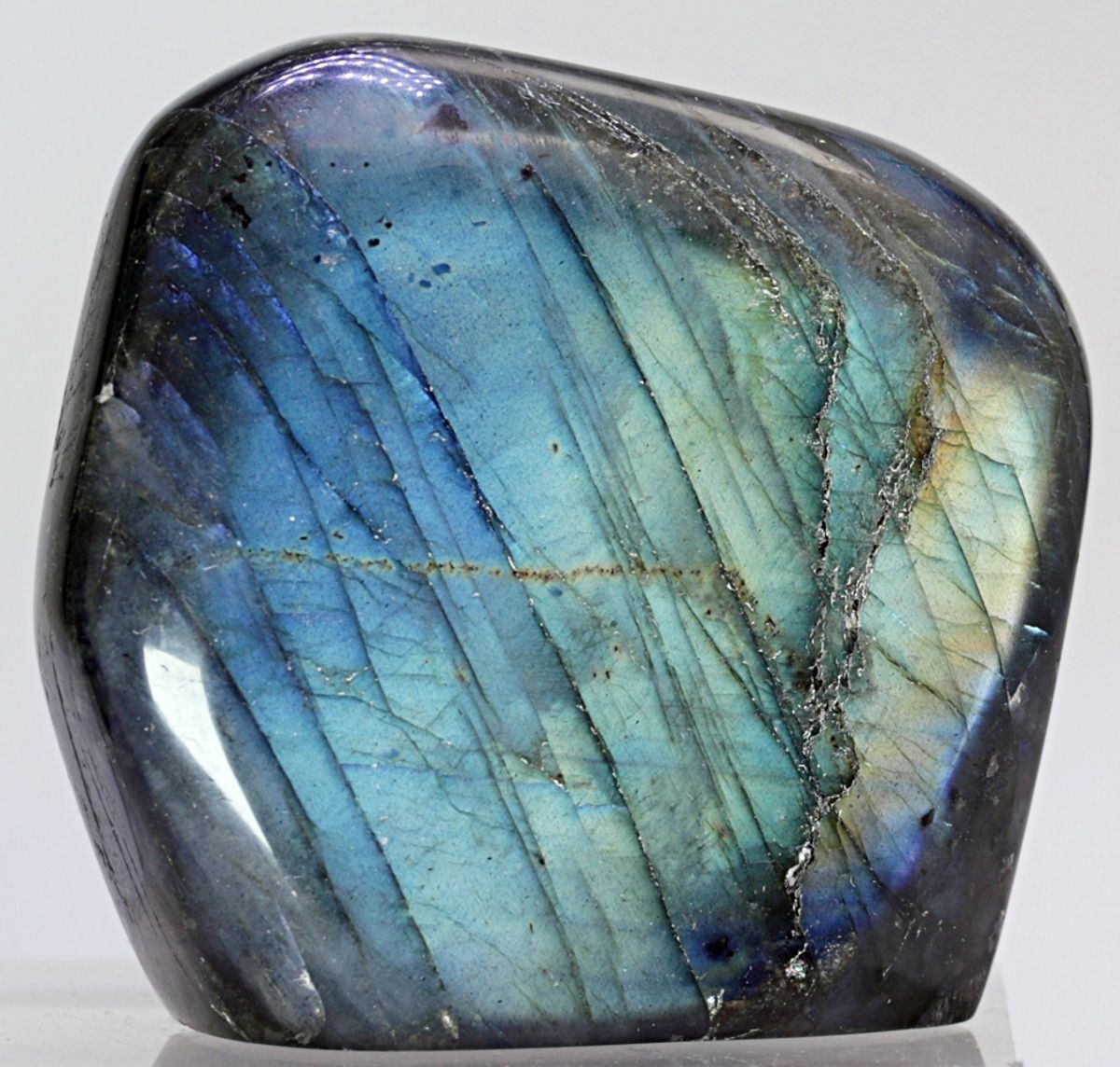 Labradoritt/spektrolitt, helslipt (labradorite, spectrolite)