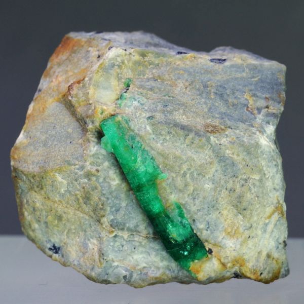 Hovedbilde Stor smaragdkrystall (2,2 cm), Byrud, Minnesund