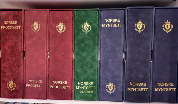 Hovedbilde 7 album, myntsett 1974-2004