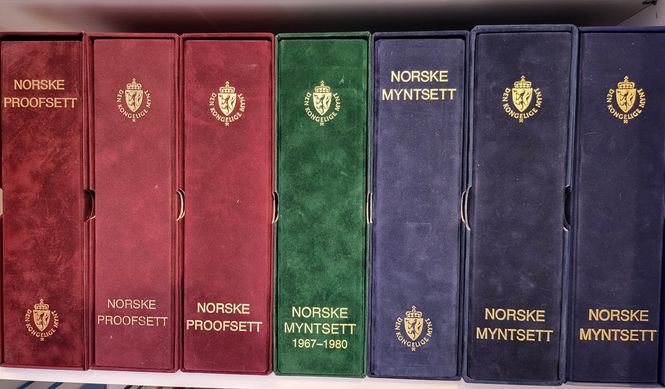 Hovedbilde 7 album, myntsett 1974-2004