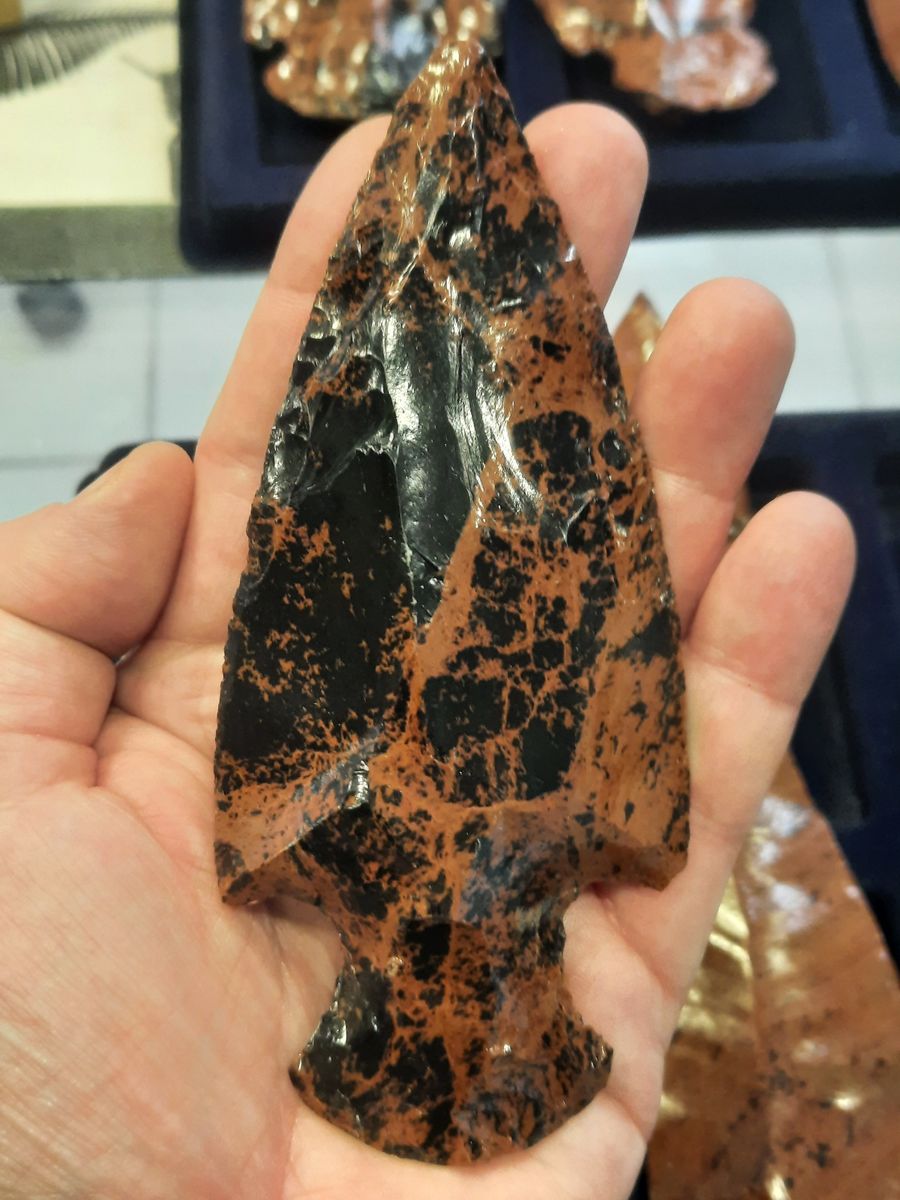 Spydspiss av mahogniobsidian (