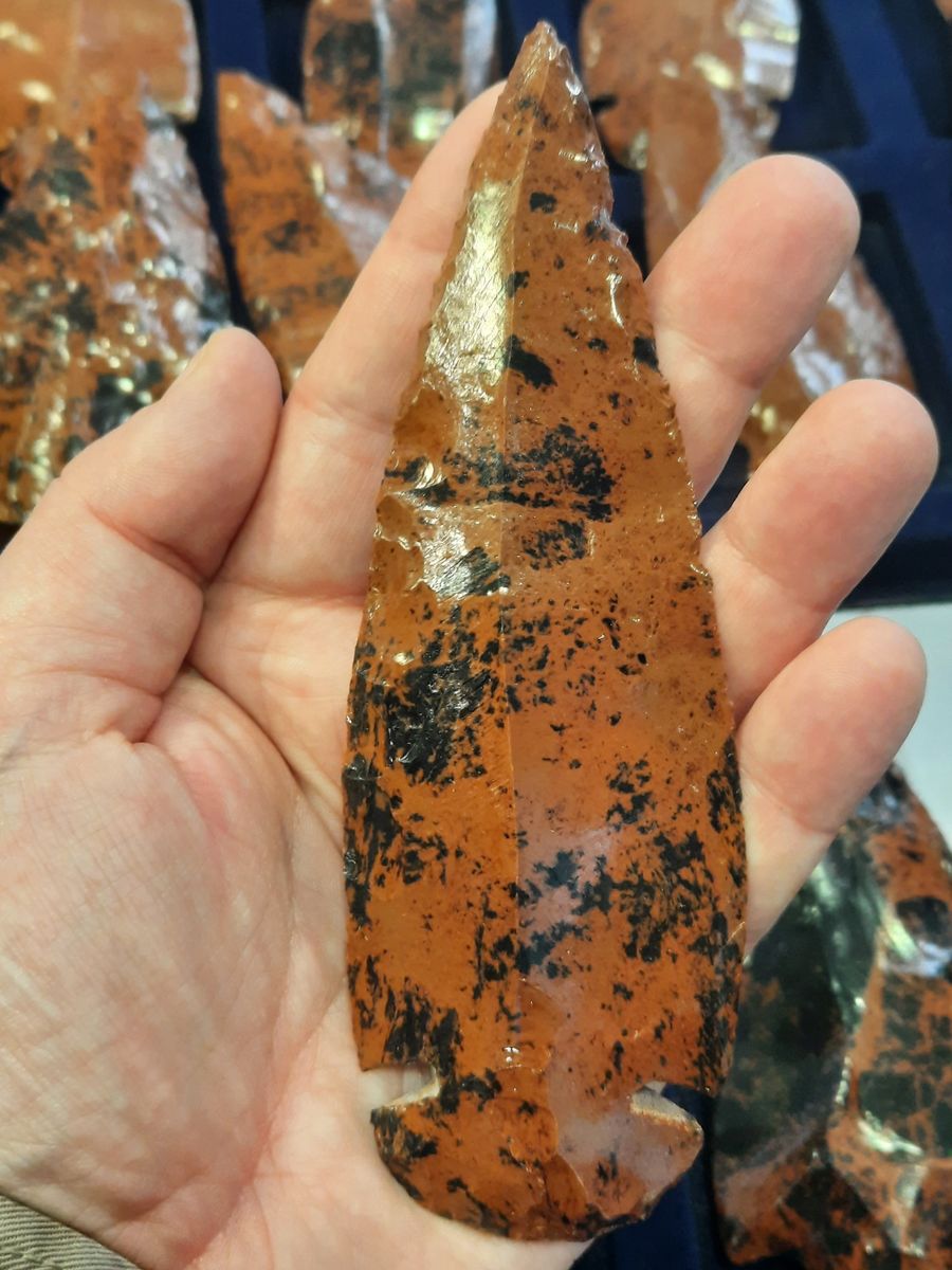 Spydspiss av mahogniobsidian (